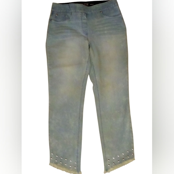 Investments- NWT, Slim Factor, Lite Washed Ankle Blue Jeans Beaded Bottoms, Med. - Picture 1 of 8